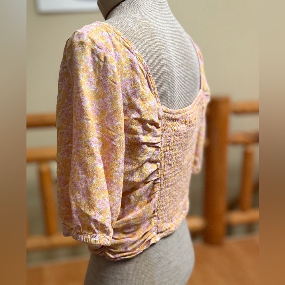H&M Ruched Floral Puff-Sleeve Top – Size L - Picture 11 of 15